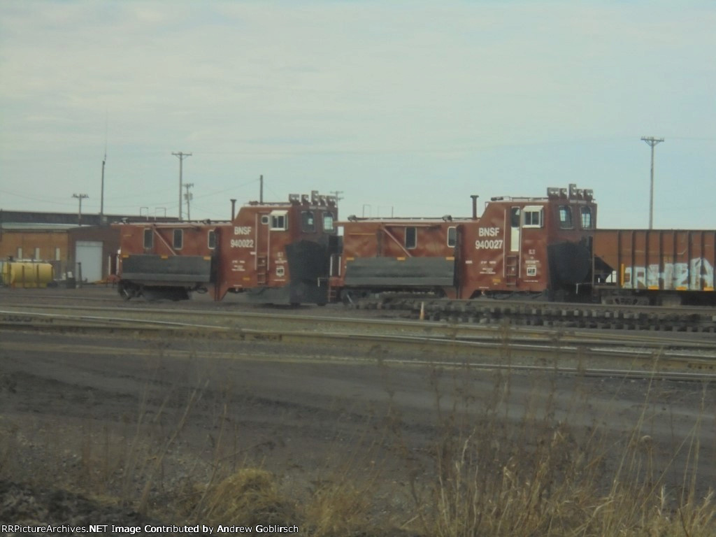 BNSF 940022 & 940027